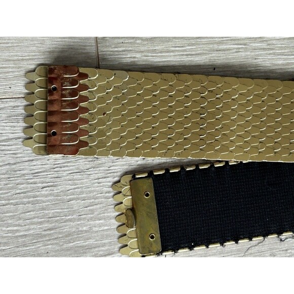 Vintage Stretch Belt Gold Metal Scales Scalloped Disco Retro Statement Waist main image 4